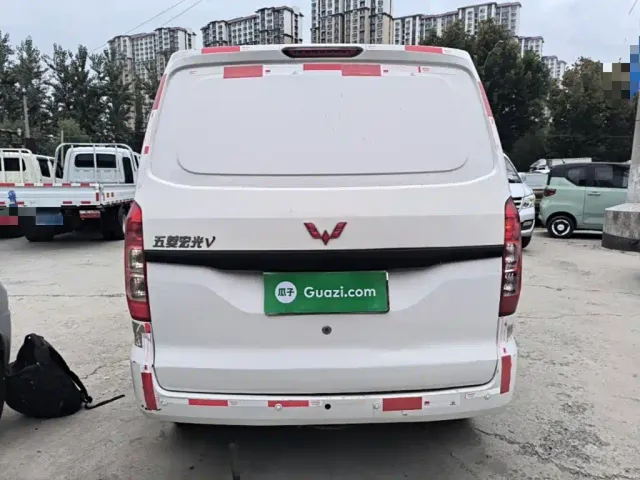 Wuling Hongguang V — Фото автомобиля 5