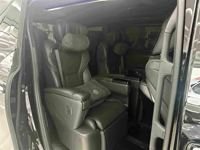 Toyota Vellfire — Фото автомобиля 13