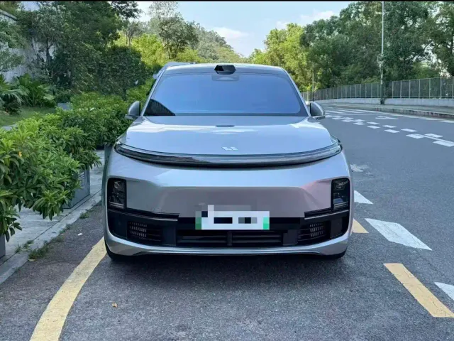 Li Auto L9 — Фото автомобиля 6