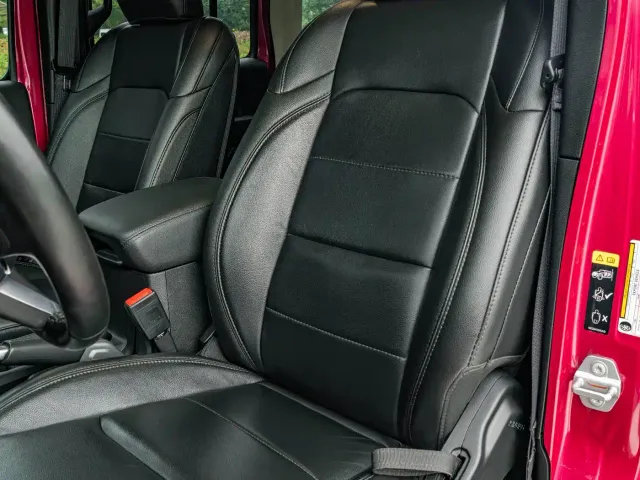 Jeep Wrangler — Фото автомобиля 12