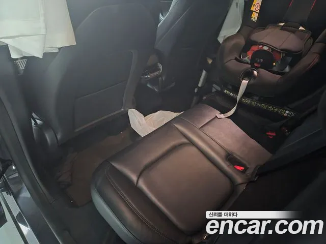 Tesla Model Y — Фото автомобиля 7