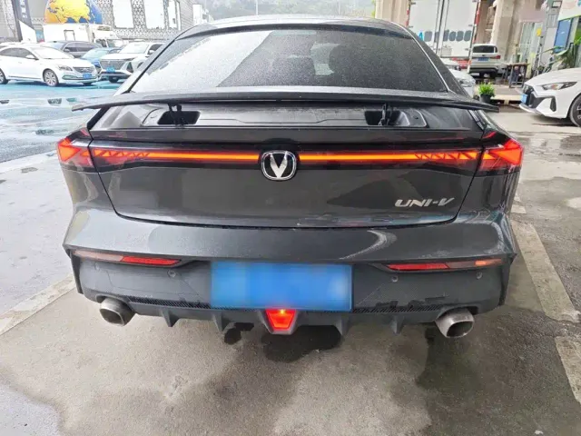 Changan UNI-V — Фото автомобиля 3