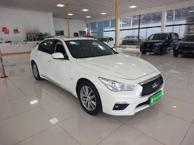 Infiniti Q50L — Фото автомобиля 3