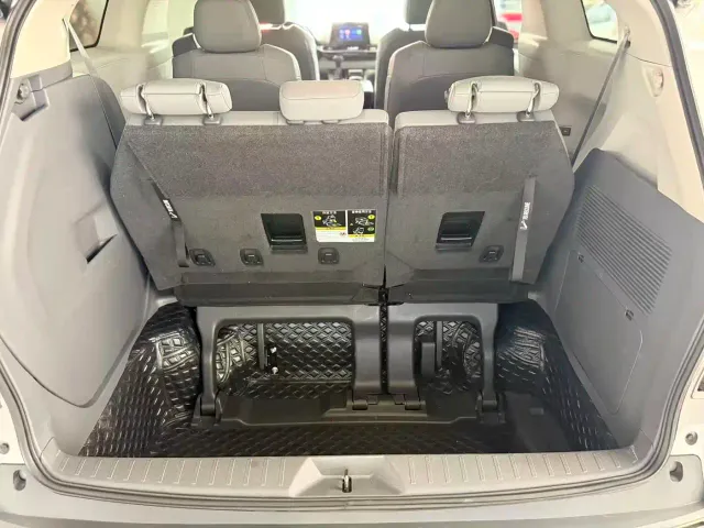 Toyota Granvia — Фото автомобиля 15