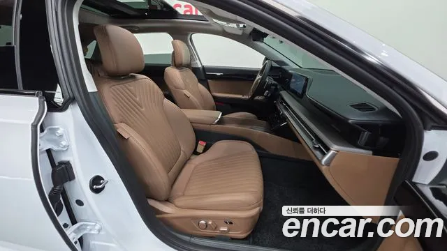 Hyundai Grandeur Grandeur (GN7) 2.5 Бензин 2WD — Фото автомобиля 8