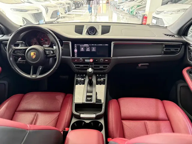 Porsche Macan — Фото автомобиля 12
