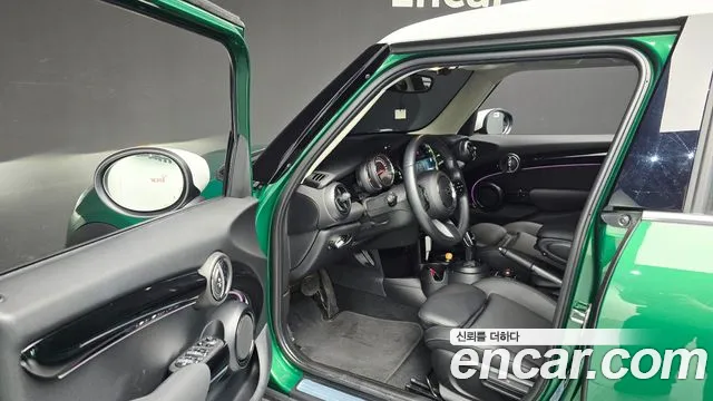 MINI Cooper — Фото автомобиля 10