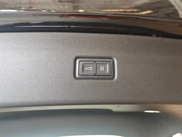 Audi Q5L Sportback — Фото автомобиля 15