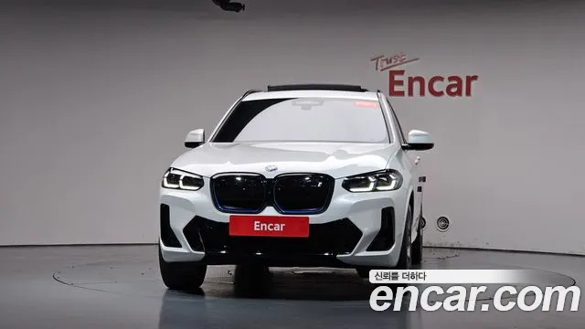 BMW iX3 G08 (2020–2024) — Фото автомобиля 3