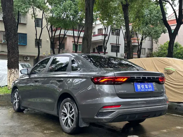 Geely Emgrand — Фото автомобиля 4