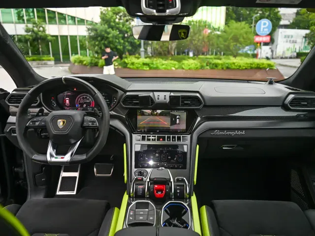 Lamborghini Urus — Фото автомобиля 16