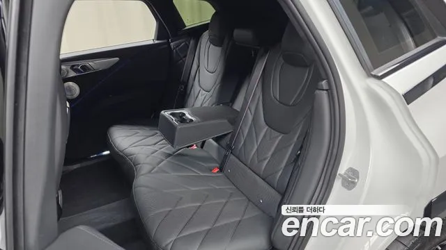 BMW XM G09 — Фото автомобиля 12
