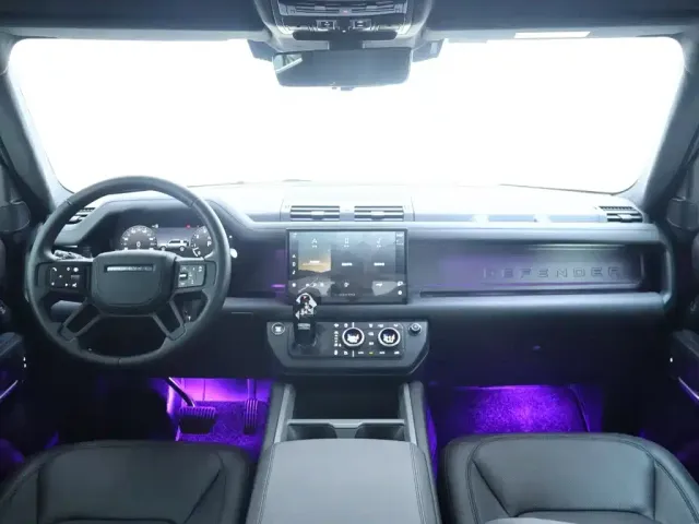 Land Rover Defender — Фото автомобиля 13