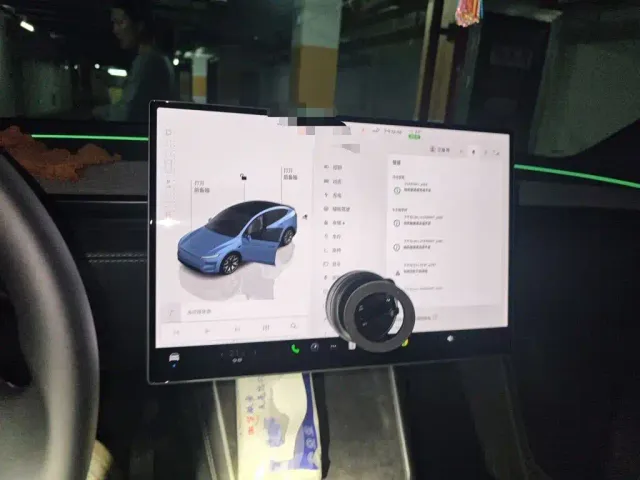 Tesla Model Y L — Фото автомобиля 7