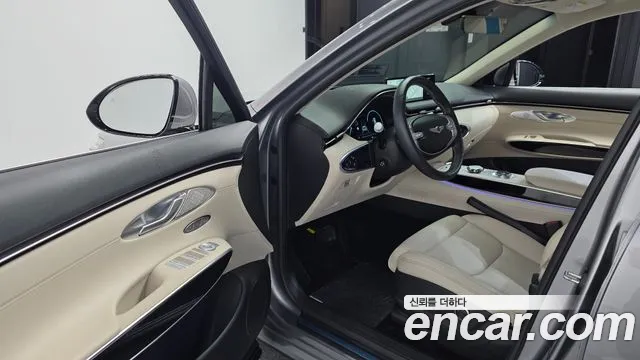 Genesis GV70 — Фото автомобиля 15