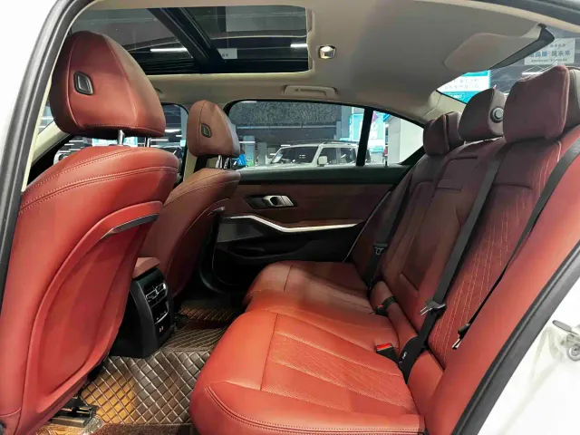 BMW 3 Series — Фото автомобиля 11
