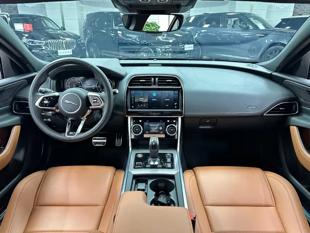 Jaguar XEL — Фото автомобиля 12