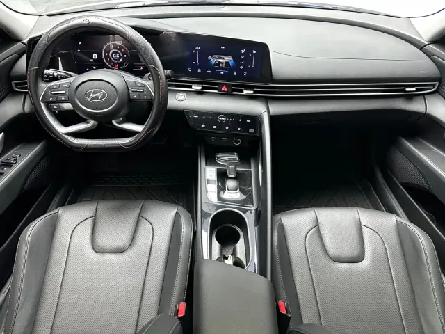 Hyundai Elantra — Фото автомобиля 13
