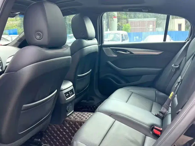 Cadillac CT5 — Фото автомобиля 6