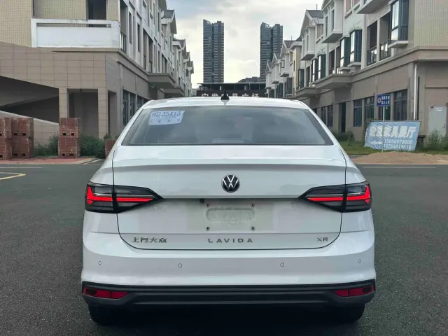 Volkswagen Lavida — Фото автомобиля 5