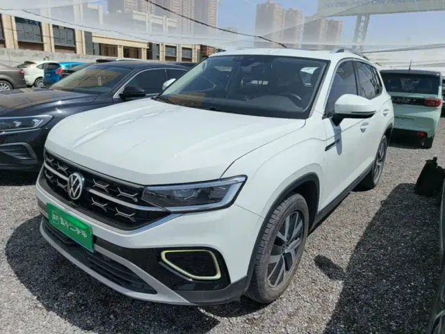 Фотография автомобиля — Volkswagen Tayron