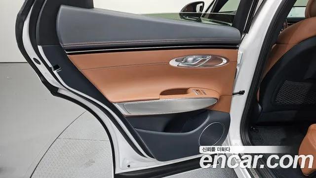 Genesis GV70 2.5T Бензин 2WD — Фото автомобиля 25