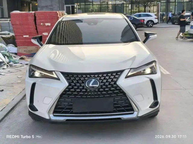 Lexus UX — Фото автомобиля 2