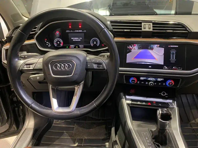 Audi Q3 — Фото автомобиля 14