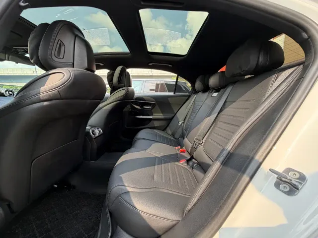 Mercedes-Benz C-Class — Фото автомобиля 5