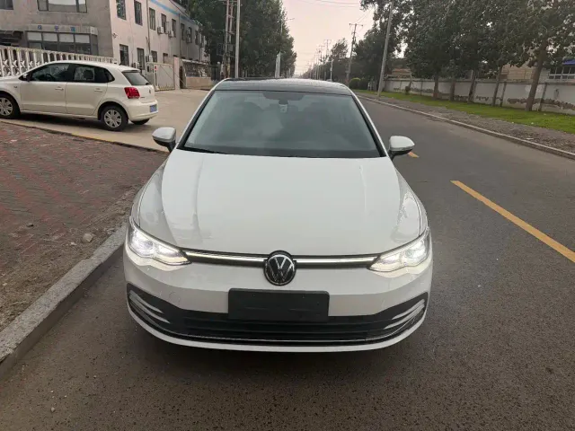 Volkswagen Golf — Фото автомобиля 2