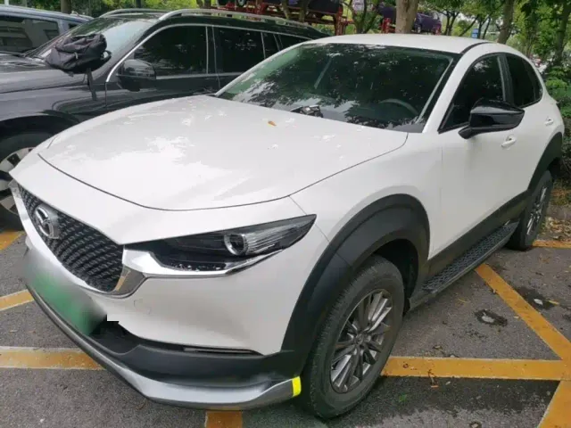 Фотография автомобиля — Mazda CX-30 EV