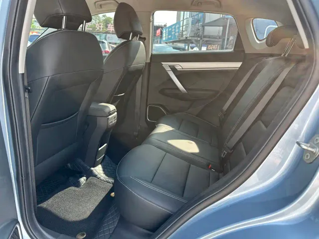 Geely Binyue — Фото автомобиля 20