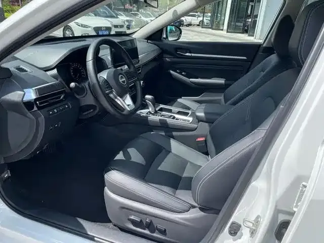 Nissan Teana — Фото автомобиля 4