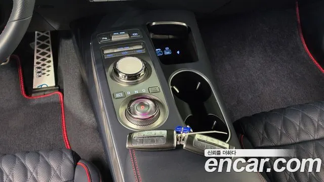 Genesis GV70 — Фото автомобиля 9