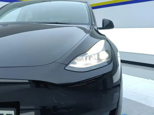 Tesla Model Y — Фото автомобиля 5