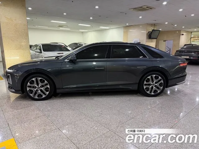 Hyundai Grandeur Grandeur (GN7) 2.5 Бензин 2WD — Фото автомобиля 3