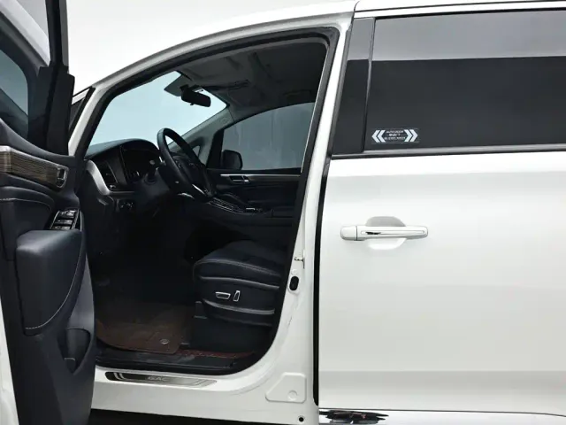 GAC Trumpchi M8 — Фото автомобиля 9