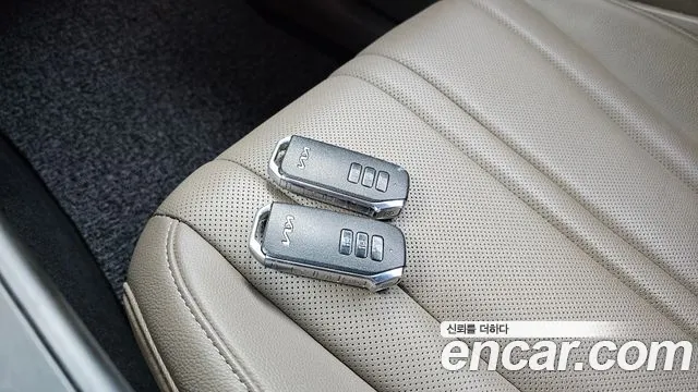 Kia K8 Hybrid — Фото автомобиля 16