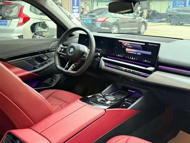 BMW 5 Series — Фото автомобиля 10
