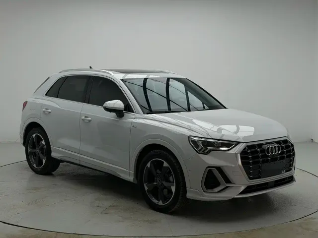Audi Q3 — Фото автомобиля 3