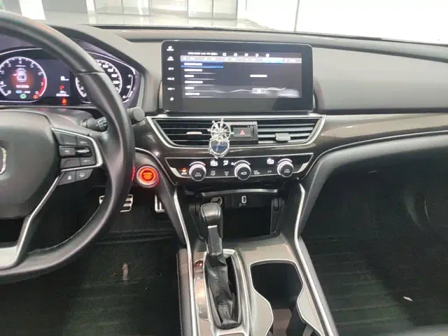 Honda Accord — Фото автомобиля 12