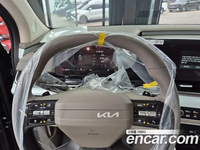 Kia Carnival Generation 4 — Фото автомобиля 8
