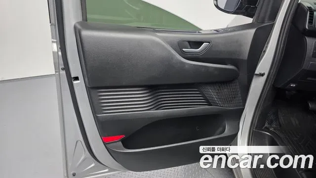 Hyundai Staria — Фото автомобиля 13