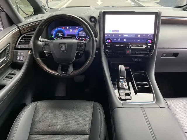 Toyota Vellfire — Фото автомобиля 10