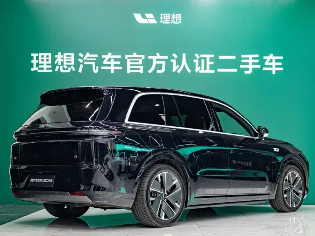 Li Auto L8 — Фото автомобиля 4