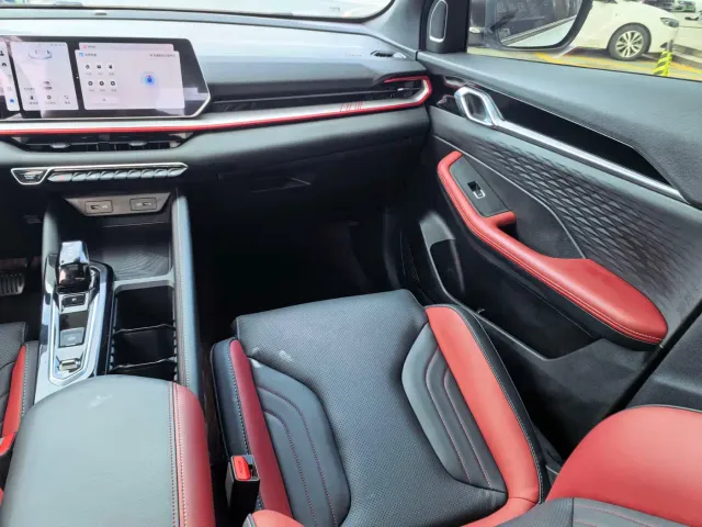 Geely Binyue — Фото автомобиля 18