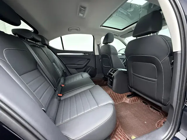 Skoda Superb — Фото автомобиля 9