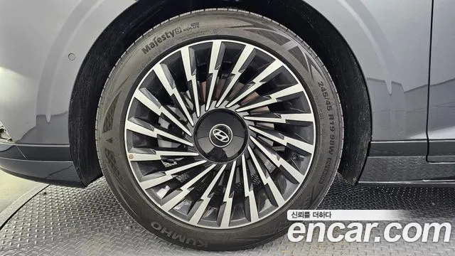 Hyundai Grandeur GN7 — Фото автомобиля 5