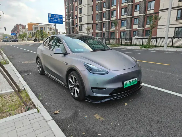 Tesla Model Y — Фото автомобиля 3