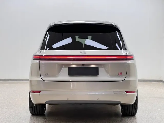 Li Auto L9 — Фото автомобиля 6